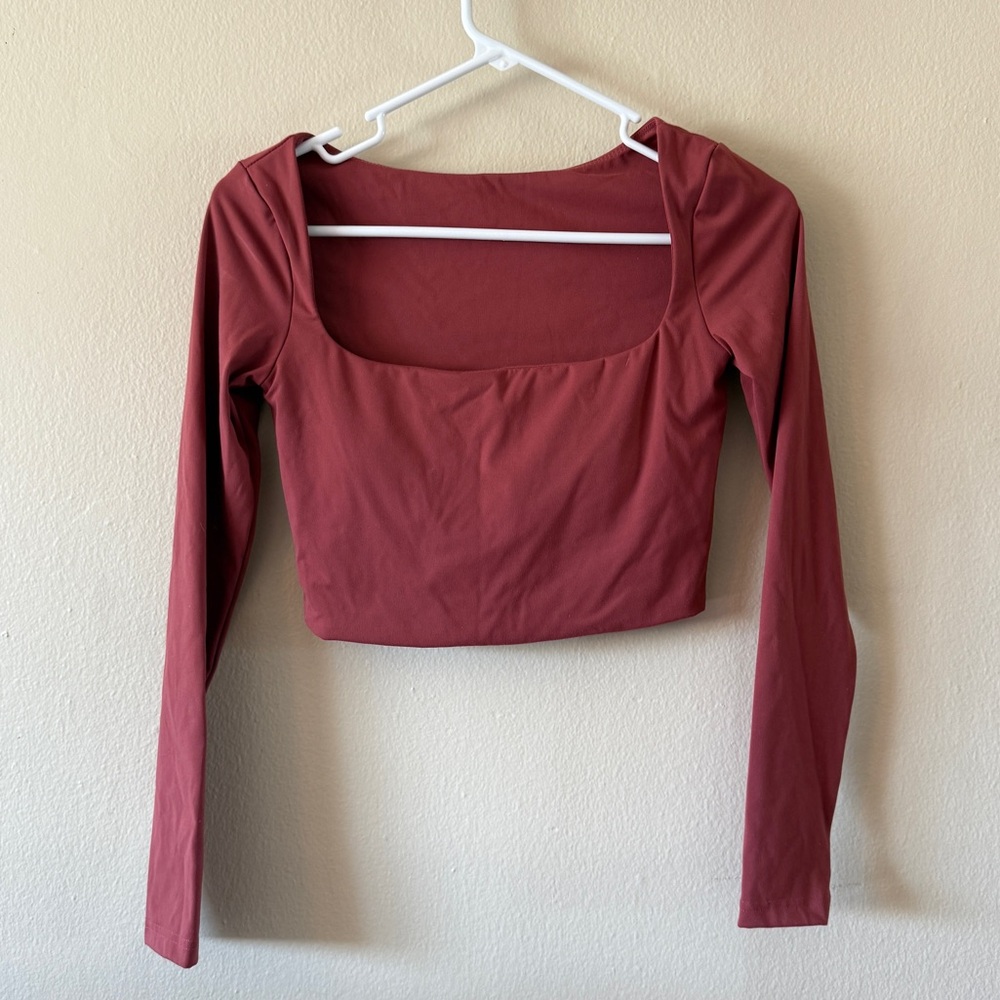 Gold Hinge Square Neck Long Sleeve Cropped Workout Top Size XS Padded Mauve